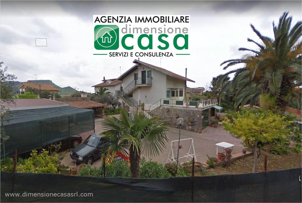 villa in Via Michele Dell'Aira, 15 a Caltanissetta